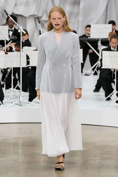 Look 34